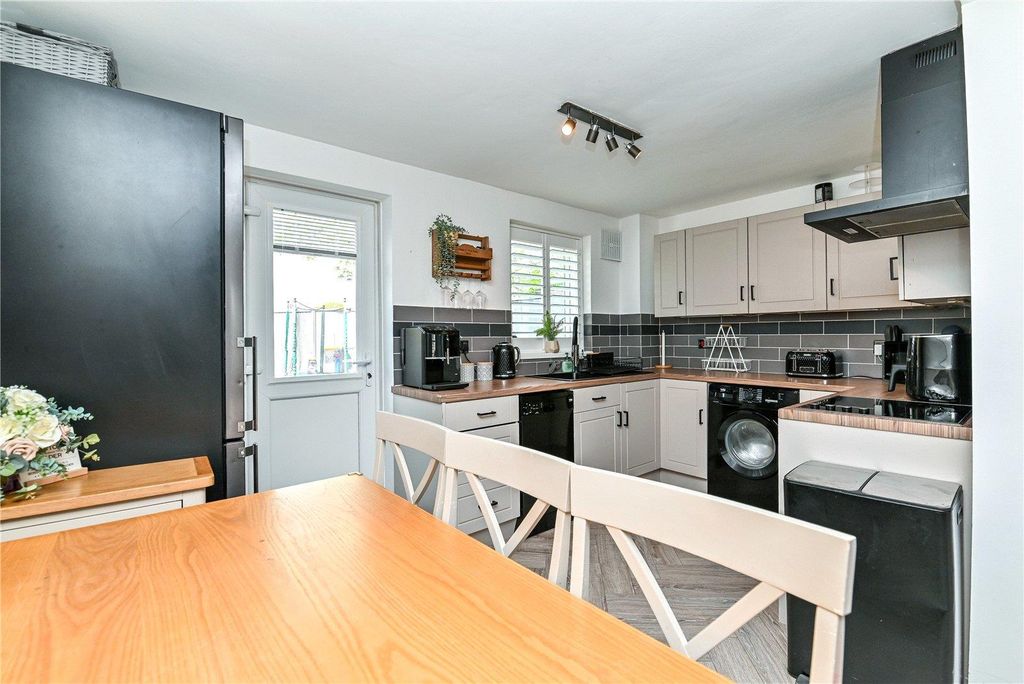 Property photo 2 of 15 Picture No. 31