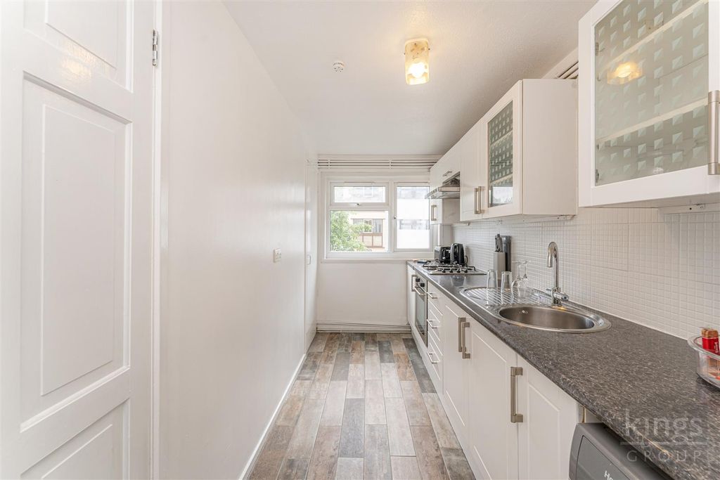 Property photo 3 of 15 Kitchen