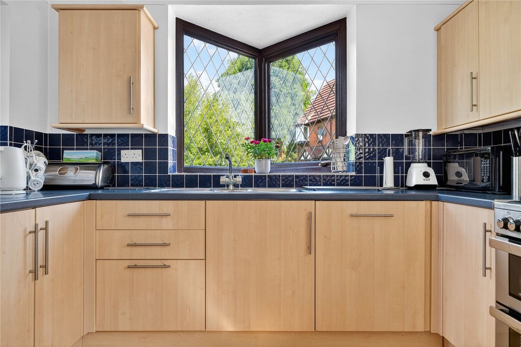 Property photo 2 of 28 Kitchen