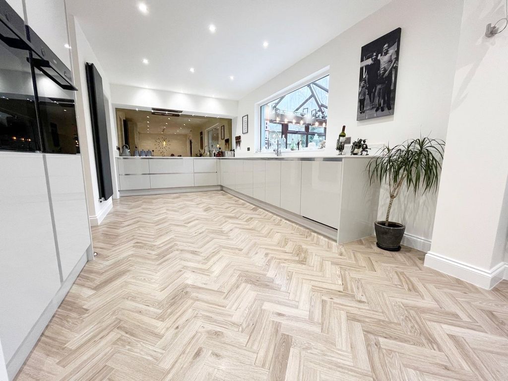 Property photo 3 of 36 Picture No. 06