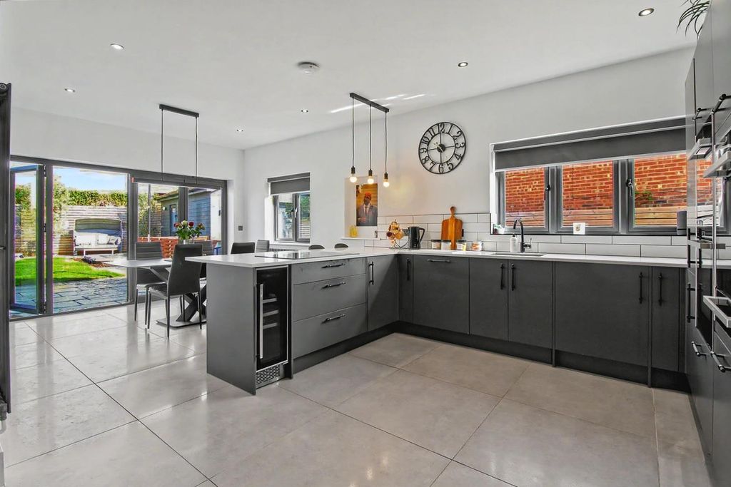 Property photo 3 of 37 Kitchen/Dining Room