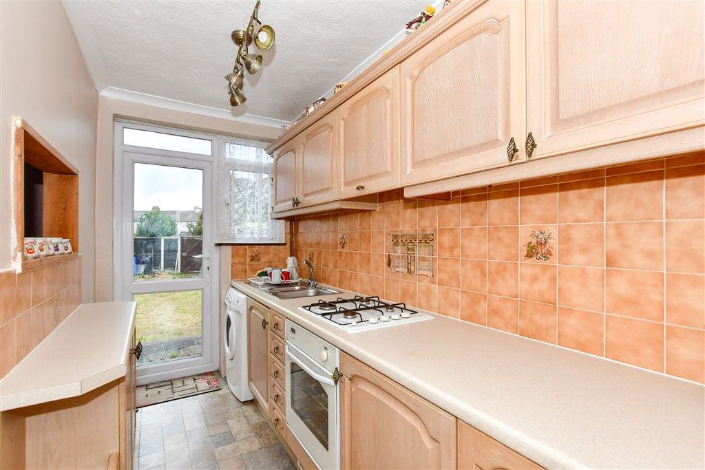 Property photo 3 of 6 Kitchen