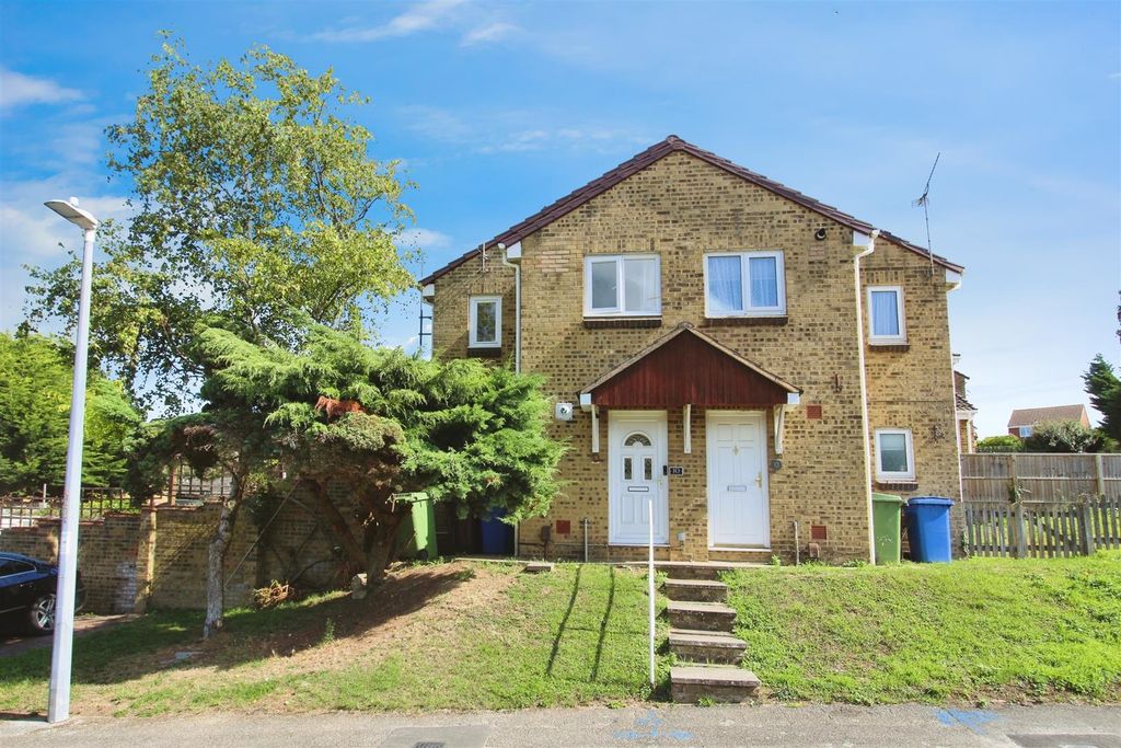 Property photo 1 of 10 External