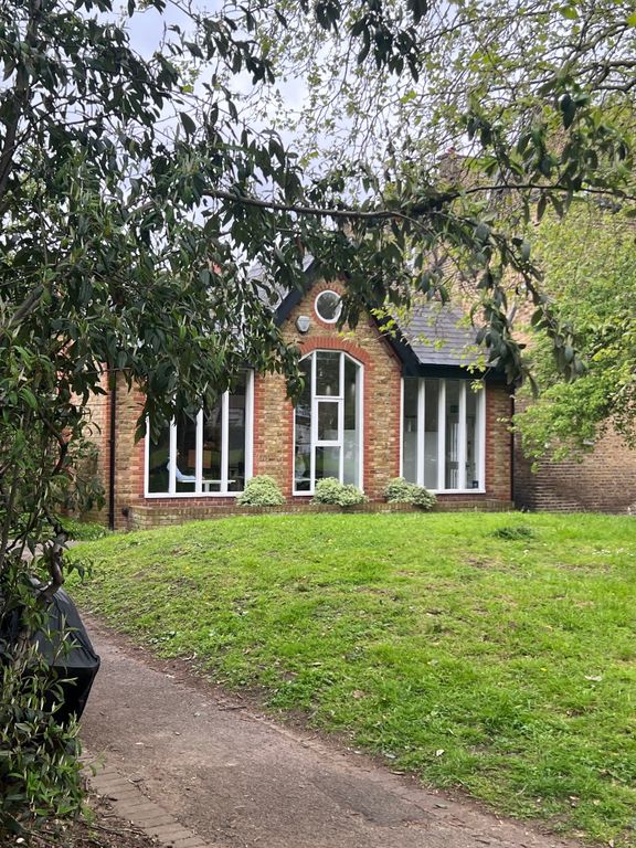 Property photo 1 of 6