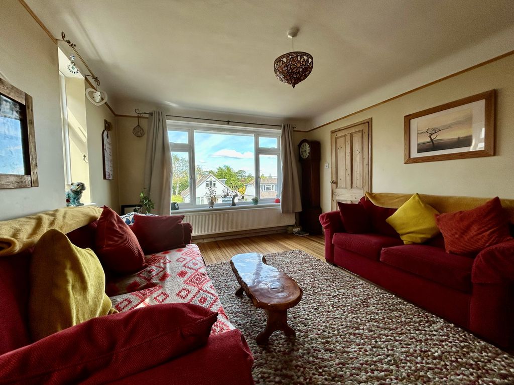 Property photo 3 of 13