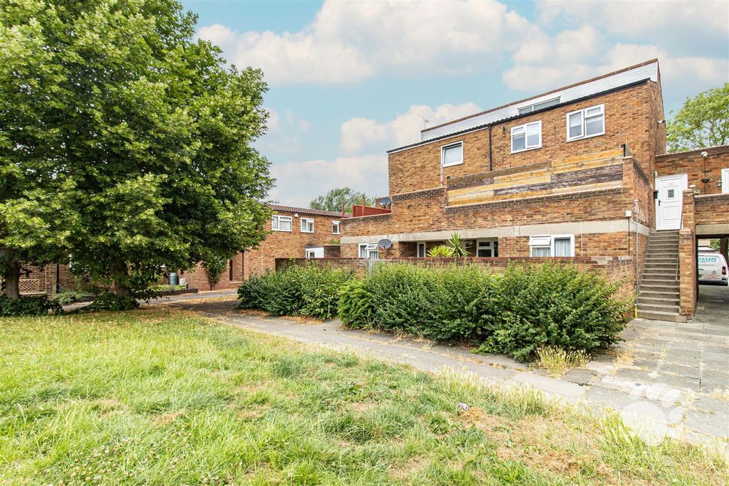 Property photo 1 of 18 Front