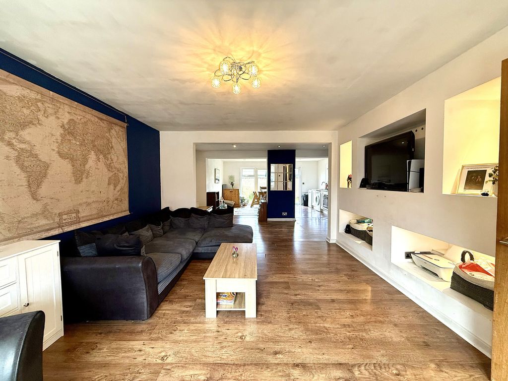 Property photo 3 of 23