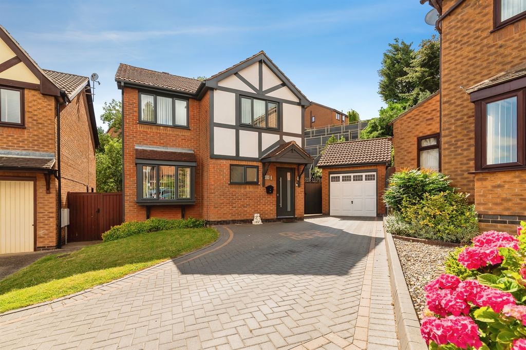 Property photo 1 of 19