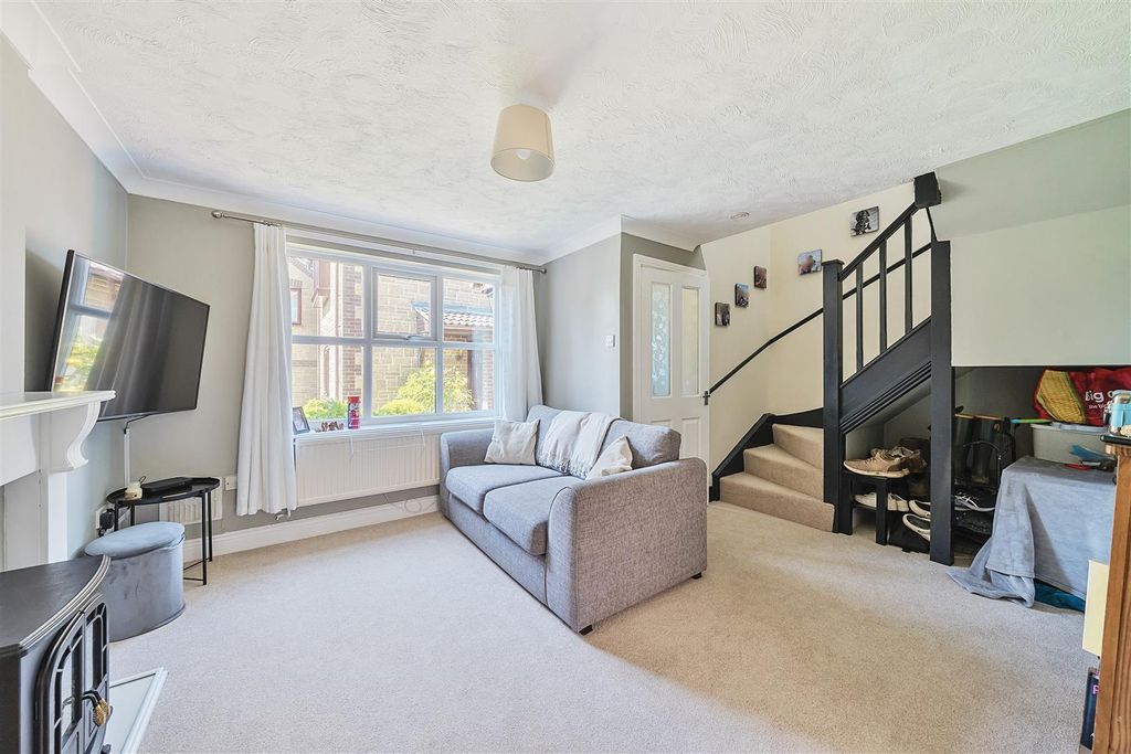 Property photo 3 of 16 Sitting Room