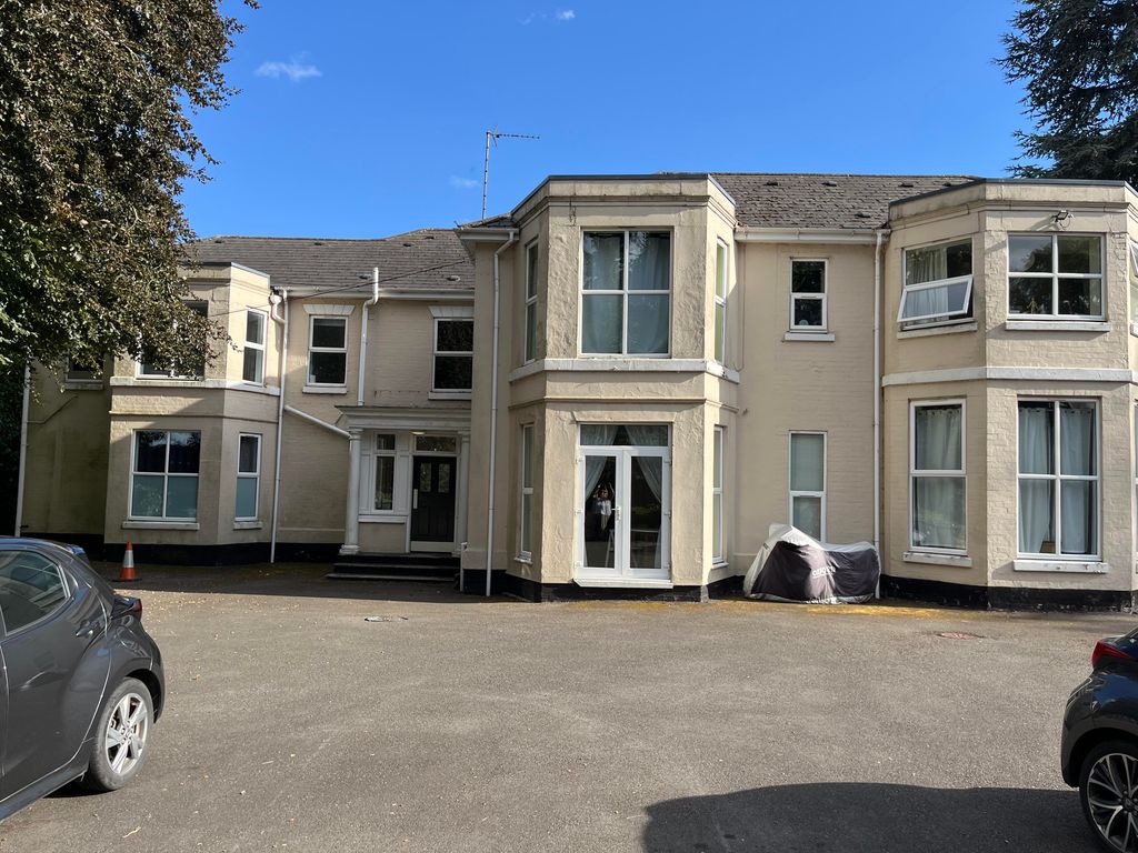 Property photo 2 of 13