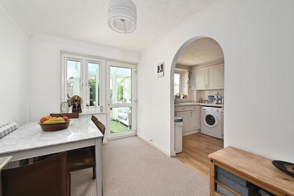 Property photo 3 of 18 Kitchen