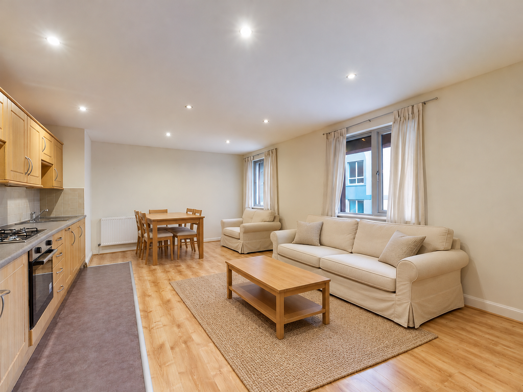 Property photo 3 of 10 Lounge