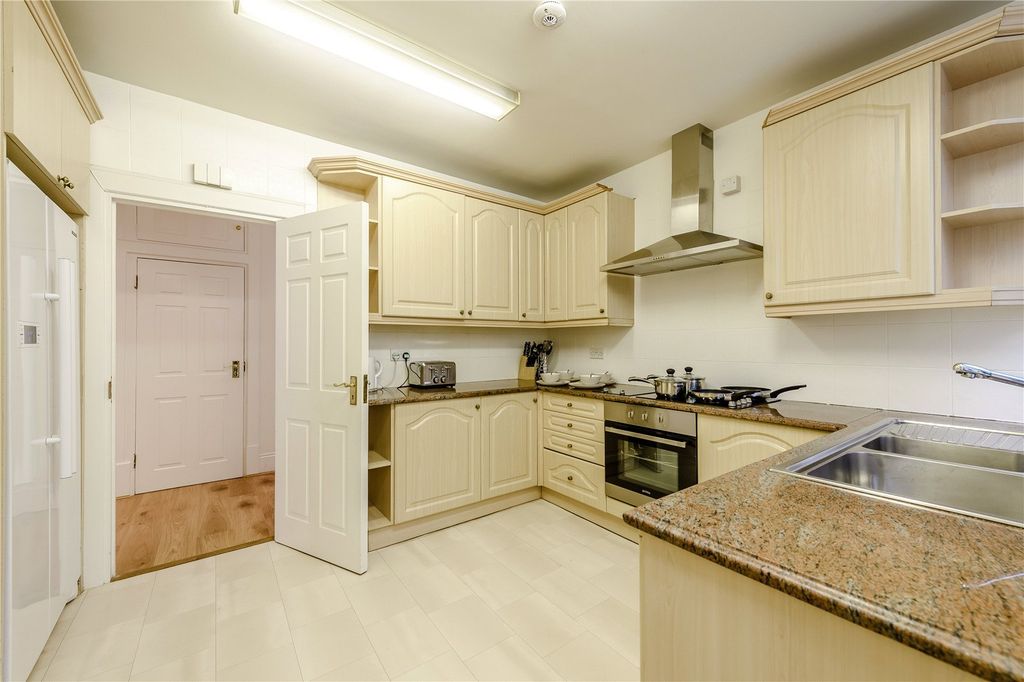 Property photo 1 of 5 Picture No. 10