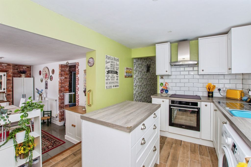 Property photo 3 of 12