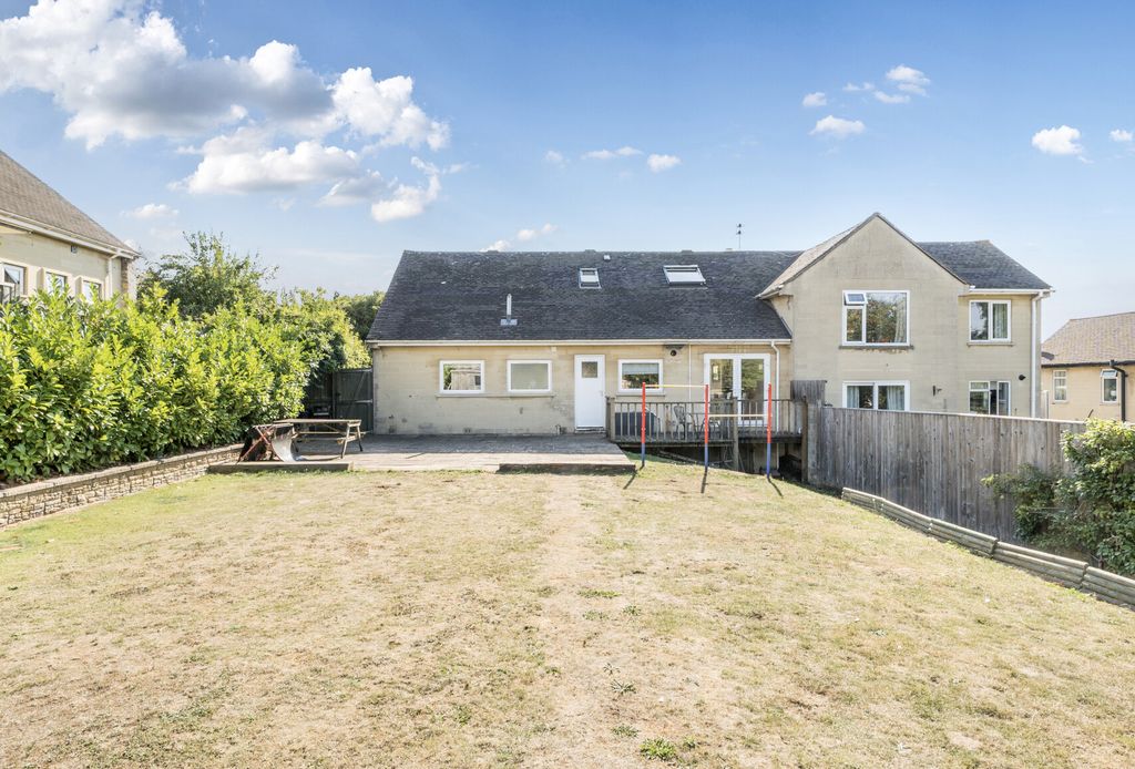 Property photo 1 of 17 Garden