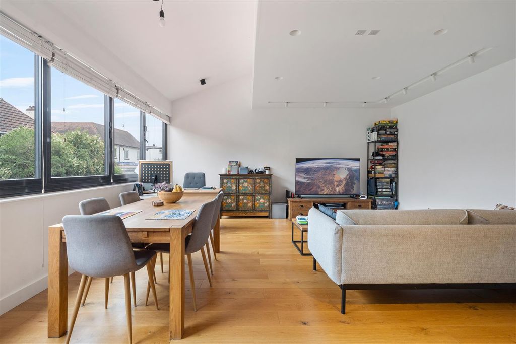 Property photo 3 of 12 3.Jpg