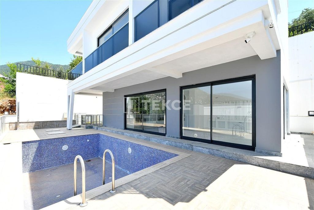 Property photo 1 of 42