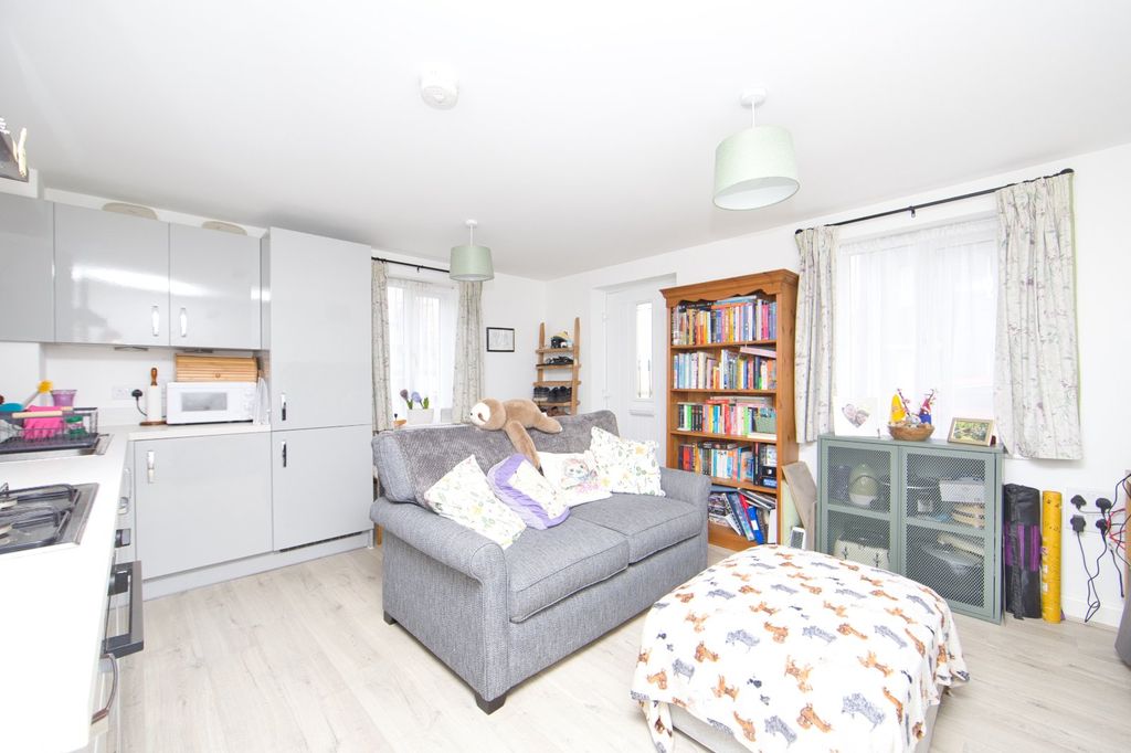 Property photo 2 of 8 Picture 2