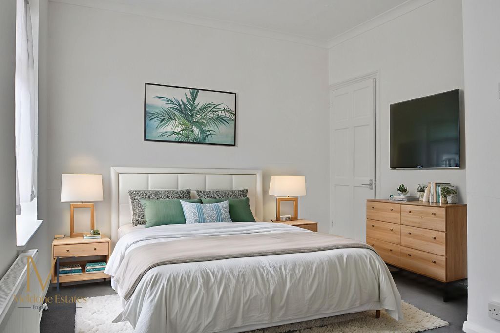 Property photo 2 of 16 Bedroom - Master - Staged Image