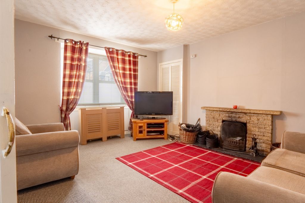 Property photo 2 of 23