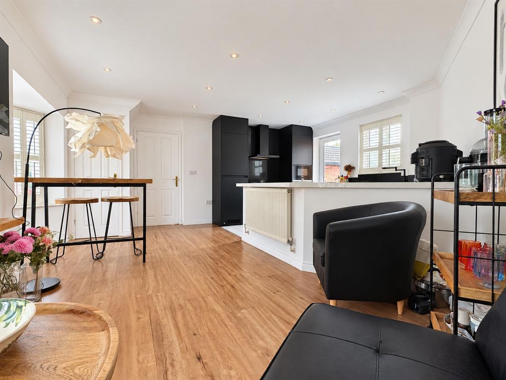 Property photo 3 of 27 2567.Png