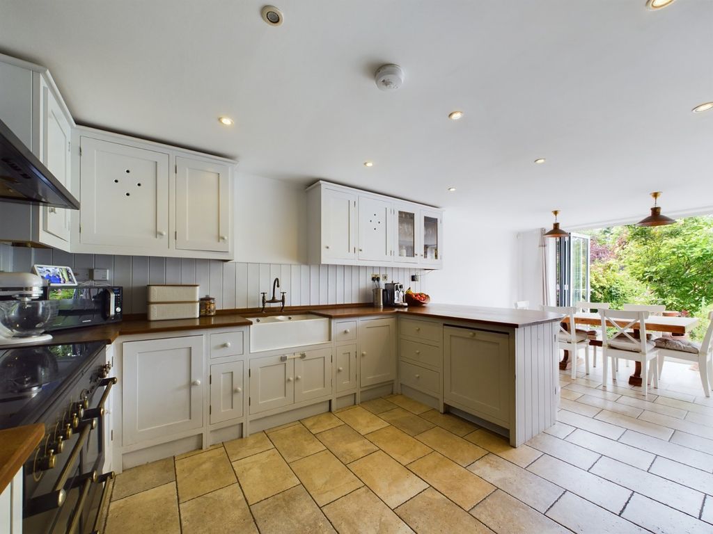 Property photo 2 of 27 Picture No. 54