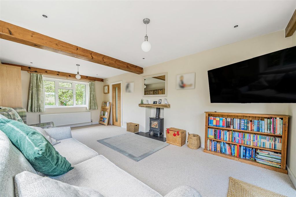 Property photo 3 of 13 Sitting Room