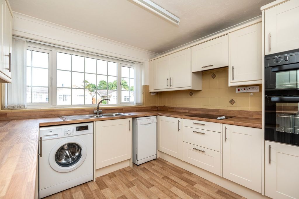 Property photo 3 of 13
