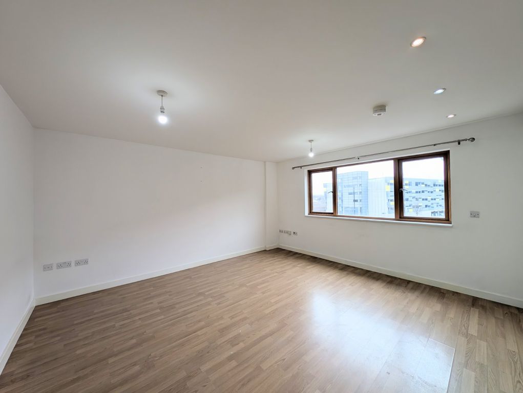 Property photo 3 of 11 Picture No. 02