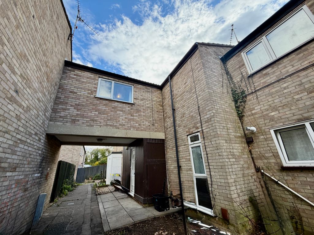 Property photo 1 of 10 Front