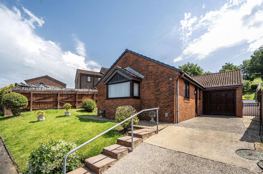 Property photo 1 of 19 1467718-9-6A16E91Da5Fa1.Jpg