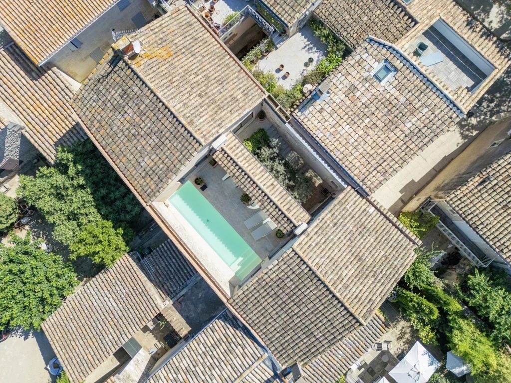 Property photo 1 of 19 Maussane-Les-Alpilles - House