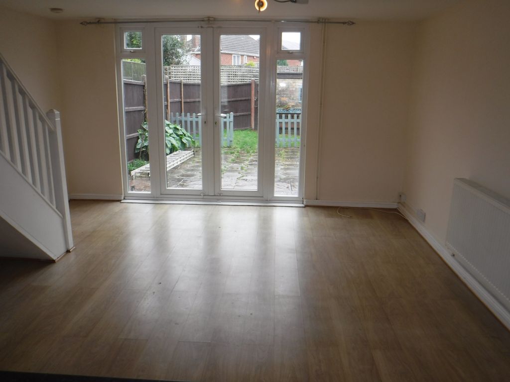 Property photo 3 of 8 Lounge