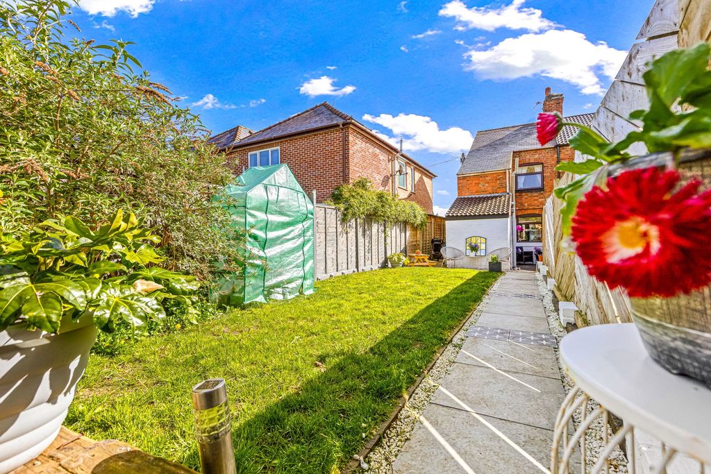 Property photo 1 of 25