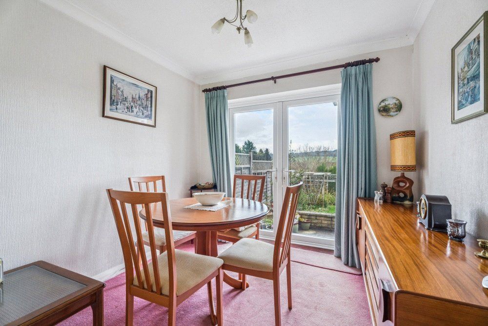 Property photo 3 of 11 Dining Area