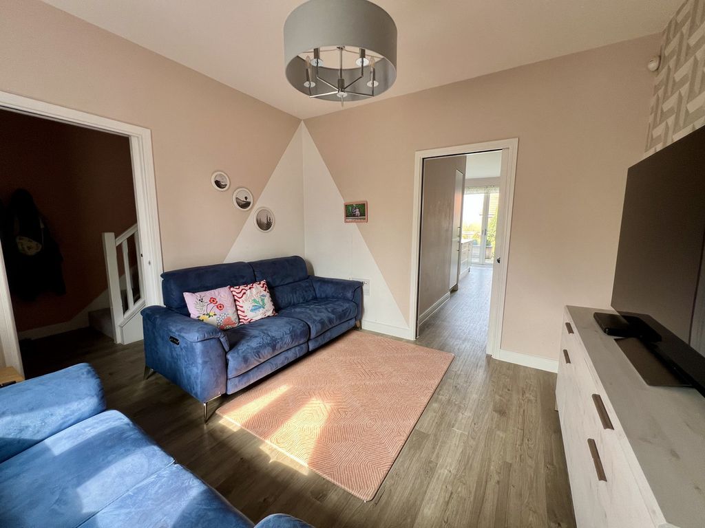 Property photo 3 of 24