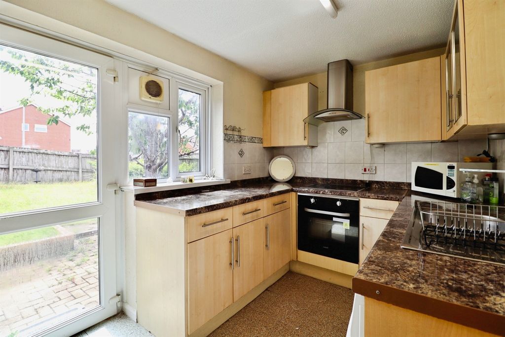 Property photo 3 of 17