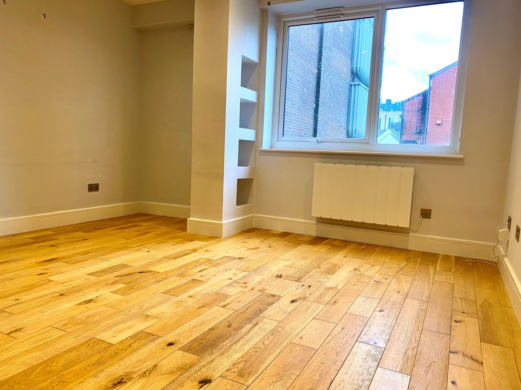 Property photo 3 of 6 Living Room