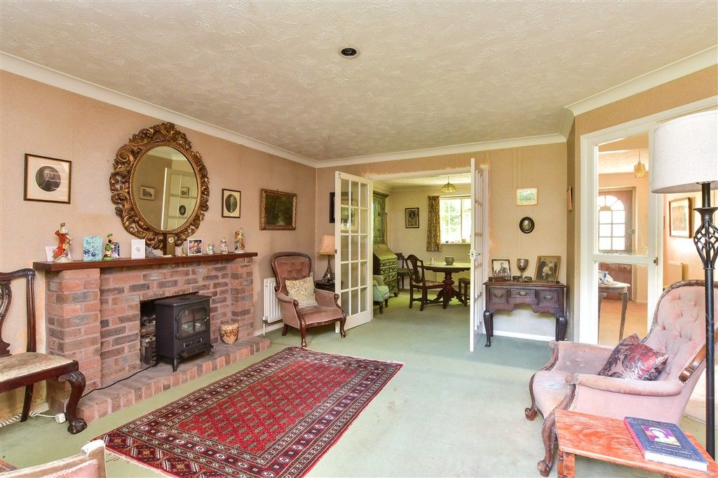 Property photo 2 of 13 Lounge