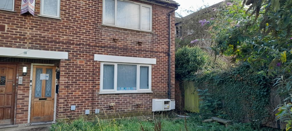 Property photo 1 of 7 2 Bedroom Property For Rent West Croydon