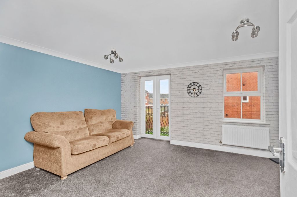 Property photo 2 of 21