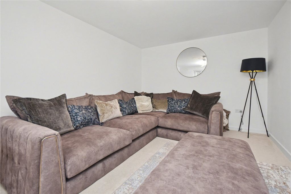 Property photo 3 of 23 Picture No. 02