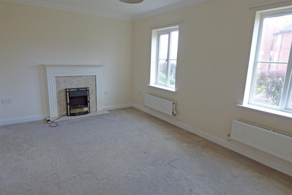 Property photo 3 of 12 Living Room 1.Jpg