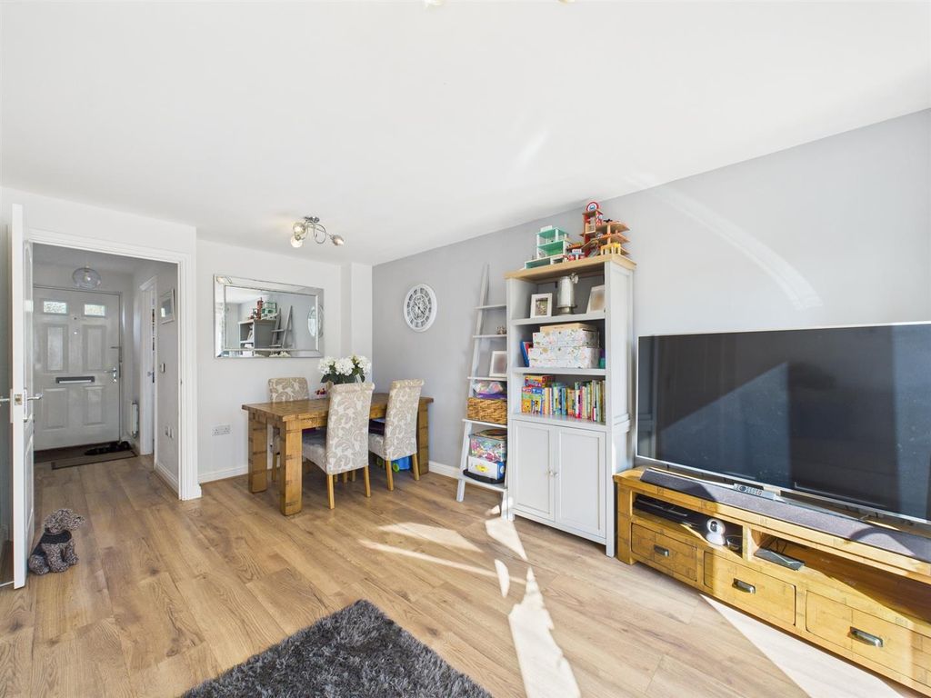 Property photo 3 of 12 Cam04907G0-Pr0298-Still009.Jpg