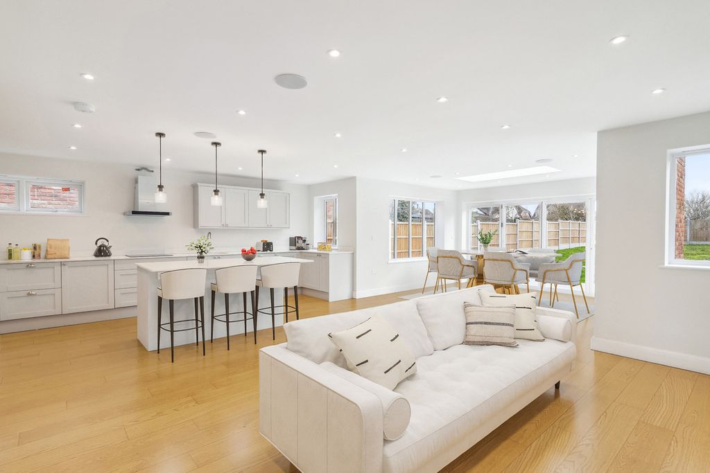 Property photo 2 of 25