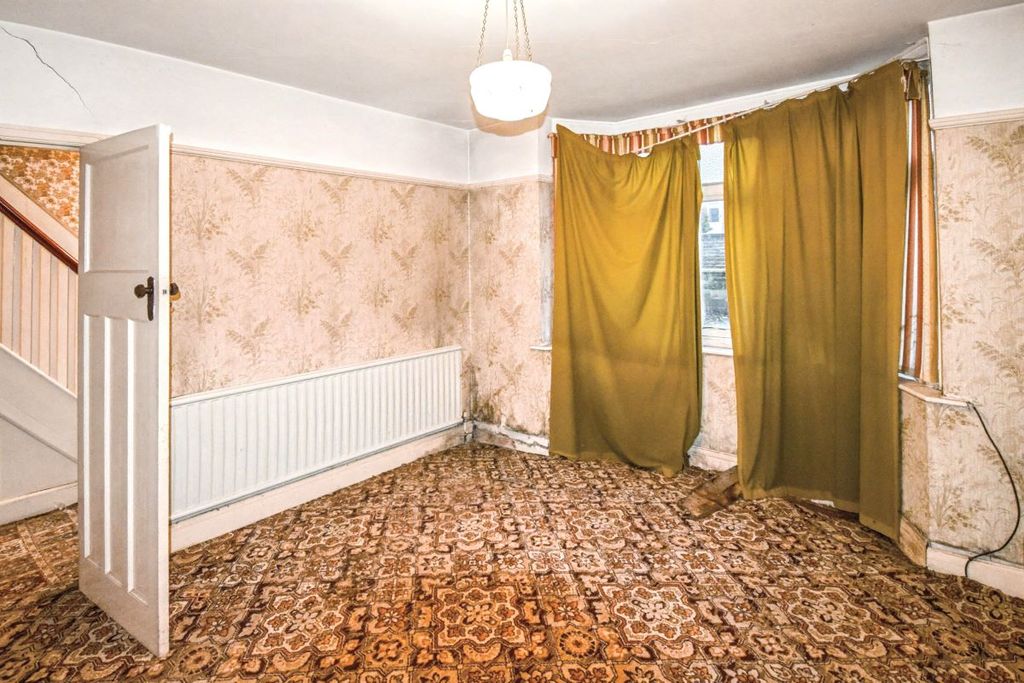 Property photo 3 of 18