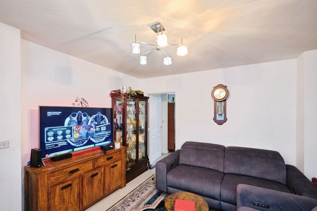 Property photo 3 of 22