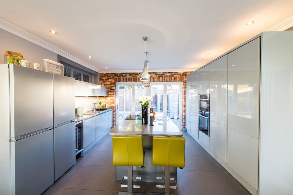 Property photo 3 of 43