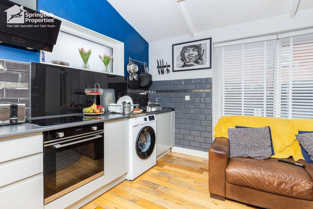 Property photo 3 of 14 Image 2