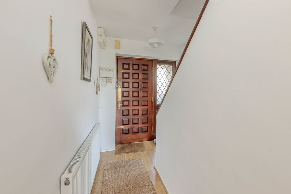 Property photo 2 of 23